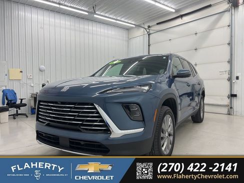 Used 2025 Buick Enclave Preferred image 6