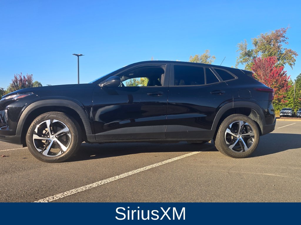 Used 2024 Chevrolet Trax RS FWD image 5