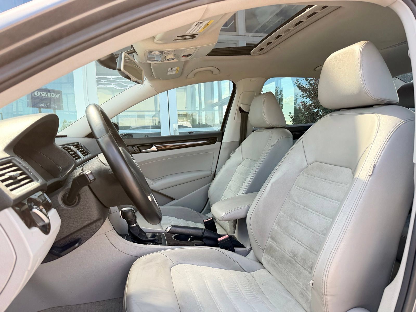 Used 2015 Volkswagen Passat TDI SEL Premium FWD image 15