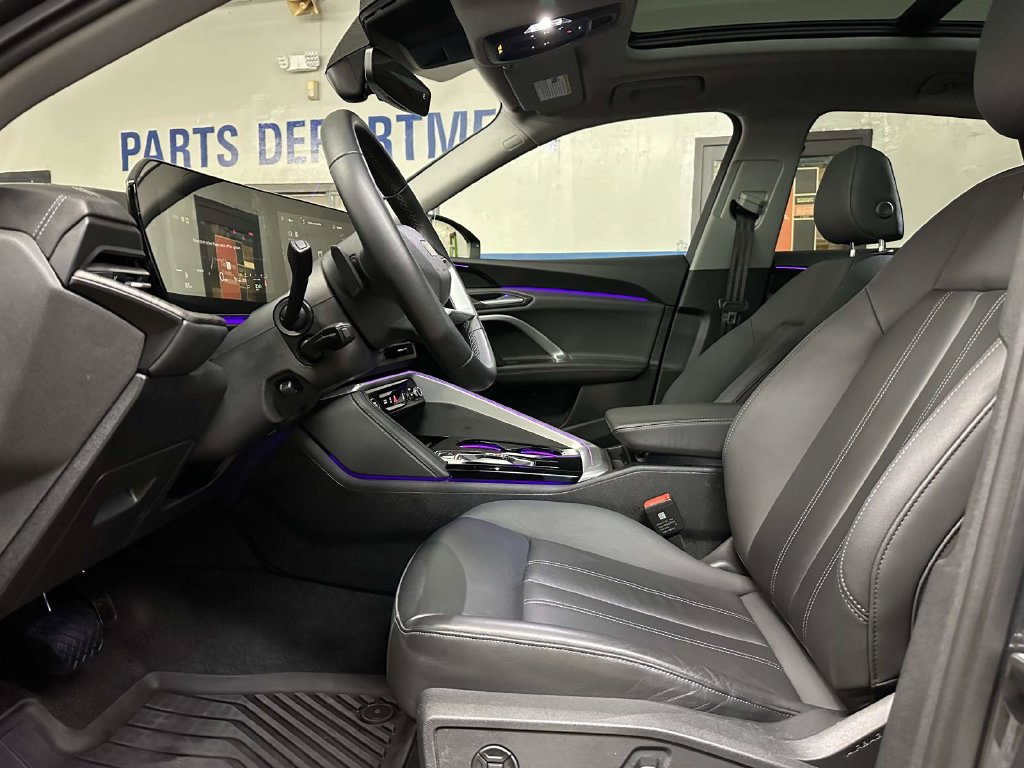 Used 2025 Audi Q5 Premium w/ Convenience Package AWD/4WD image 8