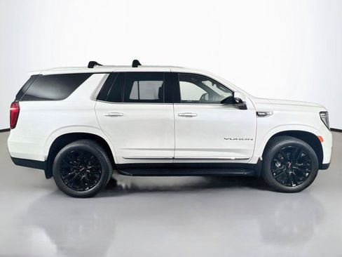 Used 2023 GMC Yukon SLT w/ SLT Premium Package AWD/4WD image 7
