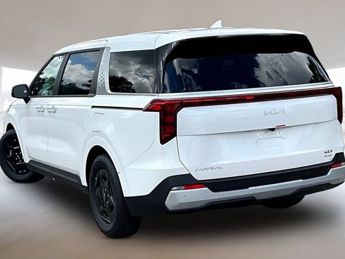 New 2026 Kia Carnival FWD image 3
