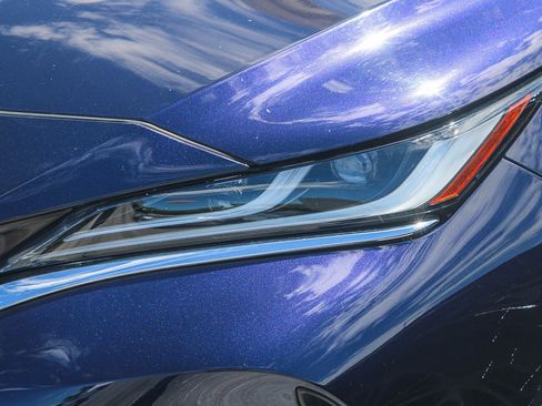 Certified 2024 Toyota Venza Limited AWD/4WD image 6
