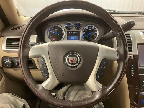 Used 2013 Cadillac Escalade ESV Premium AWD/4WD image 7