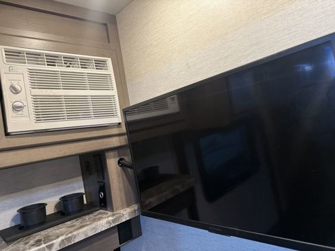 Used 2024 Ford E-450 and Econoline 450 Super Duty w/ Motorhome Prep Package image 77