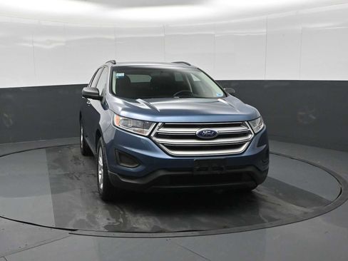 Used 2018 Ford Edge SE image 1