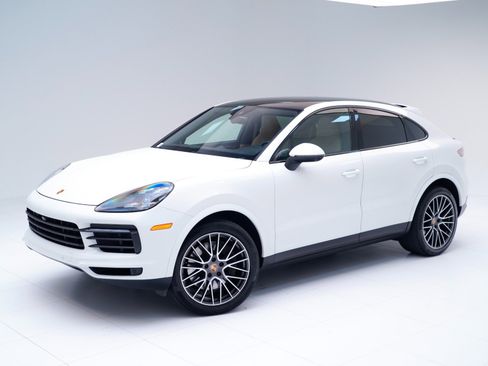 Used 2023 Porsche Cayenne Platinum Edition image 1