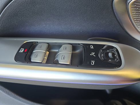 Used 2025 Mercedes-Benz C 300 Sedan image 31