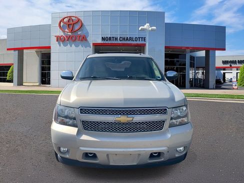 Used 2012 Chevrolet Suburban LTZ AWD/4WD image 2