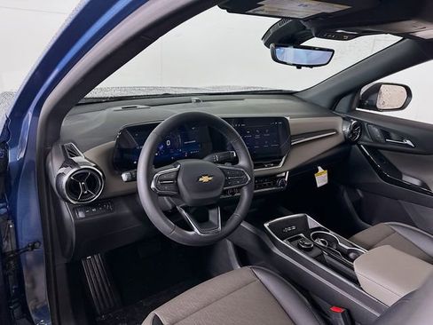 New 2026 Chevrolet Equinox LT w/ Convenience Package II image 9