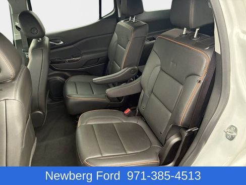 Used 2023 GMC Acadia AT4 AWD/4WD image 10