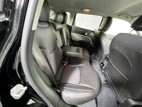 Used 2022 Jeep Compass Latitude image 24