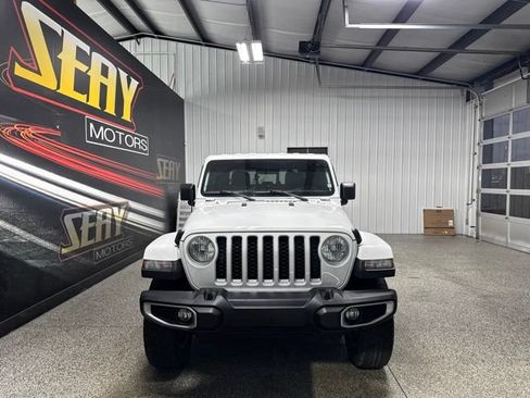 Used 2022 Jeep Gladiator Overland w/ Popular Equipment Package AWD/4WD image 18