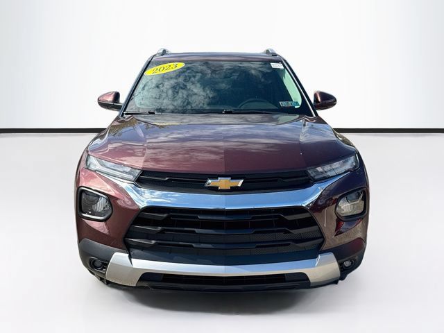 Used 2023 Chevrolet TrailBlazer LT FWD image 2