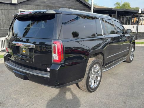 Used 2016 GMC Yukon XL Denali image 8
