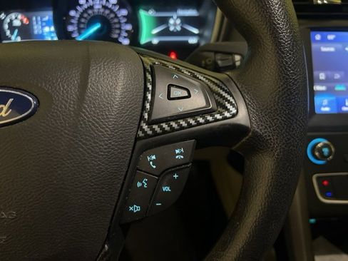 Used 2020 Ford Fusion SE image 10