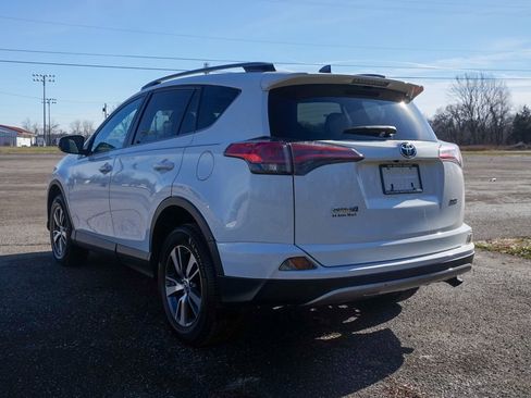 Used 2018 Toyota RAV4 XLE image 5