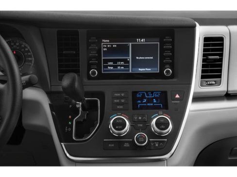 Used 2018 Toyota Sienna LE w/ Carpet Mat Package FWD image 10