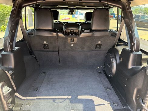 Used 2019 Jeep Wrangler Unlimited Sahara w/ Quick Order Package 24M Moab AWD/4WD image 10