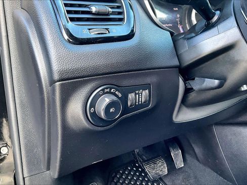 Used 2020 Jeep Compass Altitude image 37