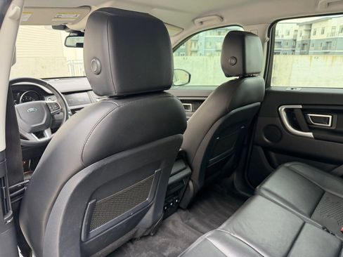 Used 2019 Land Rover Discovery Sport SE image 15