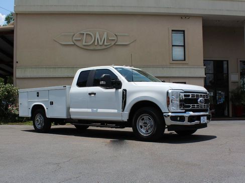 Used 2024 Ford F350 XL w/ XL Chrome Package RWD image 5