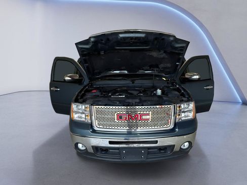 Used 2010 GMC Sierra 1500 SLT w/ SLT Convenience Package AWD/4WD image 10