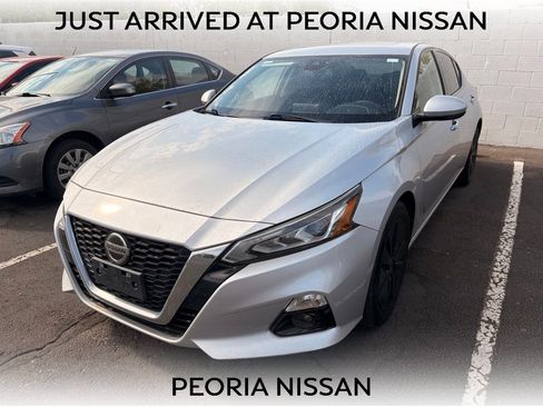 Used 2019 Nissan Altima 2.5 SV FWD image 1
