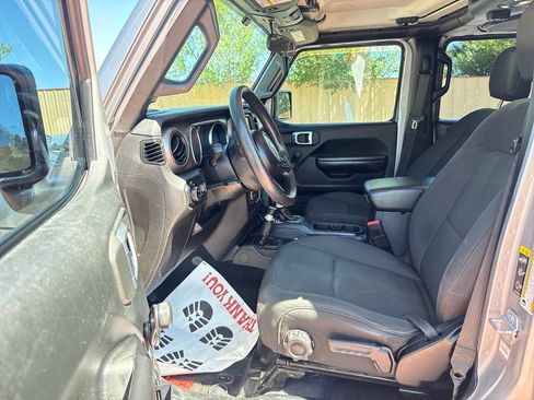 Used 2020 Jeep Gladiator Sport AWD/4WD image 11
