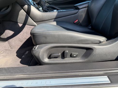Used 2018 INFINITI Q60 3.0t Luxe w/ Sensory Package 3.0T Luxe RWD image 19