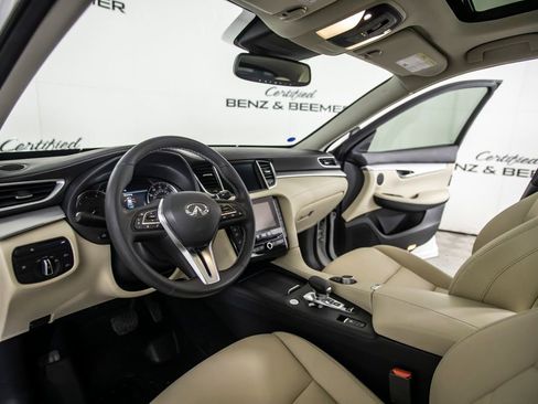 Used 2020 INFINITI QX50 Luxe w/ Navigation Package FWD image 23