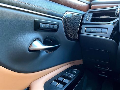 New 2025 Lexus ES 350 w/ Premium Package image 20