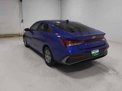 Used 2025 Hyundai Elantra SE FWD image 5