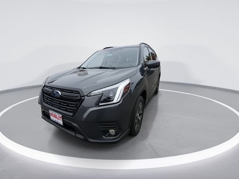 Used 2022 Subaru Forester Premium image 4