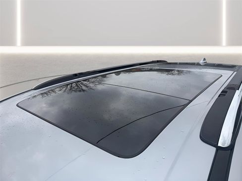Used 2018 Chrysler Pacifica Limited FWD image 7