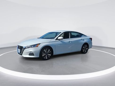 Used 2022 Nissan Altima 2.5 SV FWD image 4