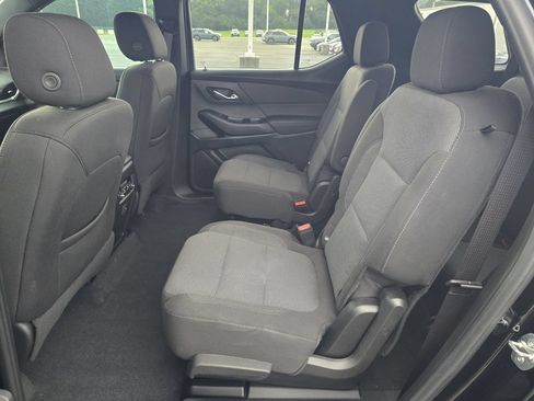 Used 2023 Chevrolet Traverse LT FWD image 12