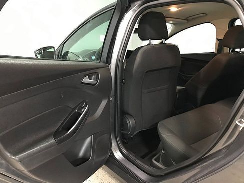 Used 2017 Ford Focus SE image 15