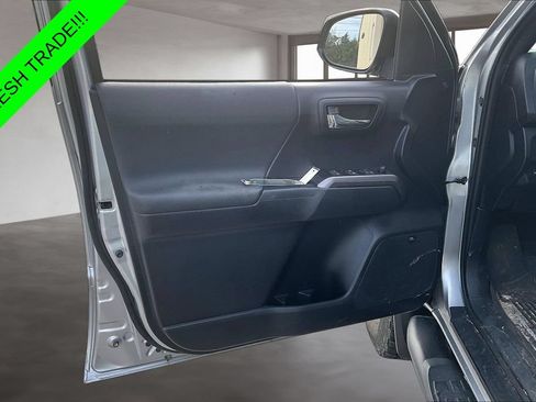 Used 2021 Toyota Tacoma TRD Off-Road w/ TRD Premium Off Road Package AWD/4WD image 20