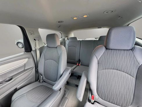 Used 2017 Chevrolet Traverse LT FWD image 13