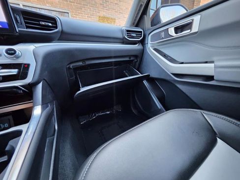 Used 2022 Ford Explorer XLT w/ Equipment Group 202A image 51