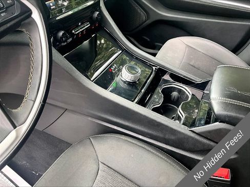 Used 2023 Jeep Grand Cherokee Laredo AWD/4WD image 11