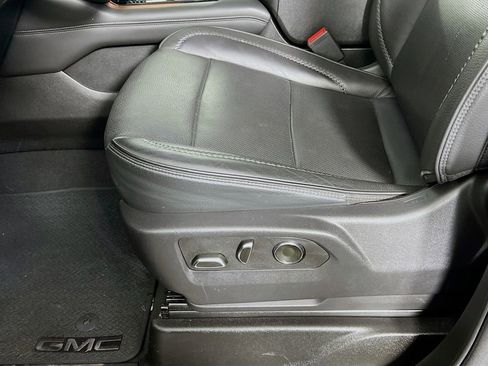 Used 2025 GMC Yukon Denali image 19