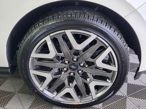 New 2026 Ford Expedition Max Platinum w/ Platinum Ultimate Package image 9