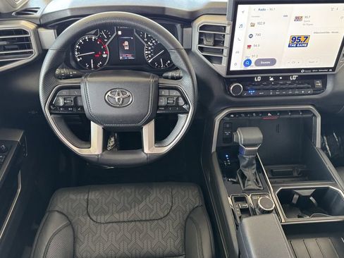 Used 2022 Toyota Tundra Limited AWD/4WD image 10