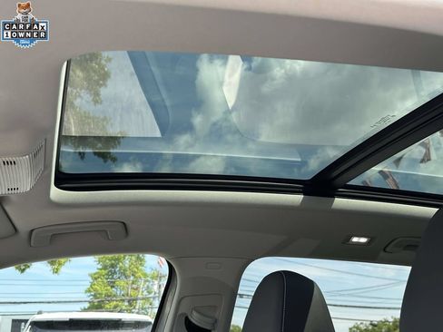 Used 2026 Volkswagen Tiguan SE w/ Panoramic Sunroof Package AWD/4WD image 20