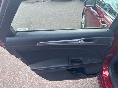 Used 2019 Ford Fusion SE FWD image 12