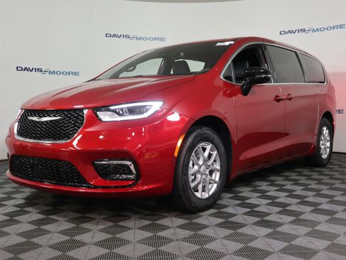 New 2026 Chrysler Pacifica Select image 12