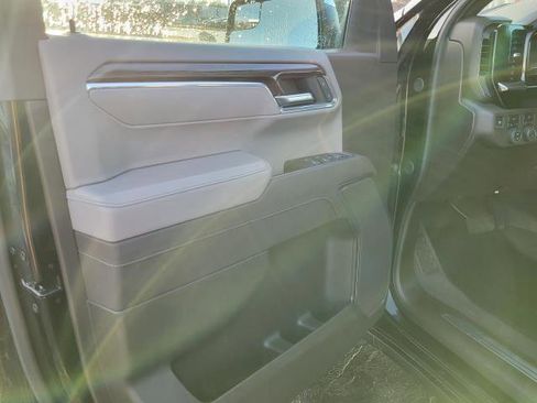 Used 2025 Chevrolet Silverado 1500 LT image 6