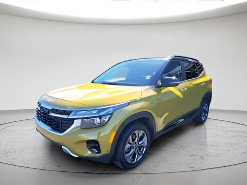 Used 2024 Kia Seltos S AWD/4WD image 4